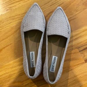 Grey studded Steve Madden feather flats
